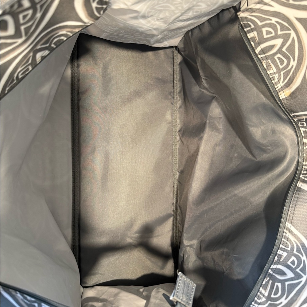 Stylish Gray Tote Bag - Picture 3 of 7